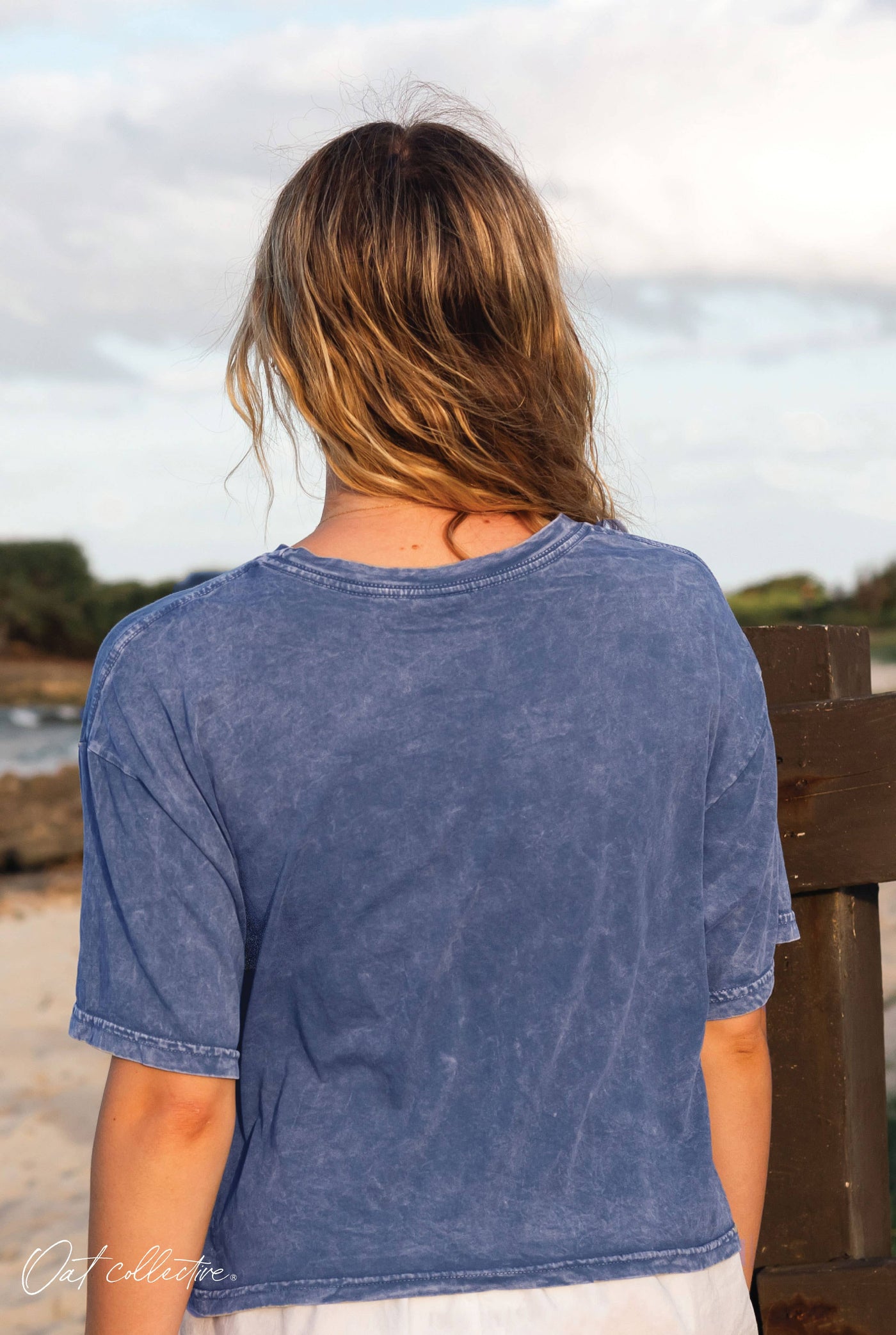SALT WATER AND SUNSETS Cropped Mineral Graphic Top