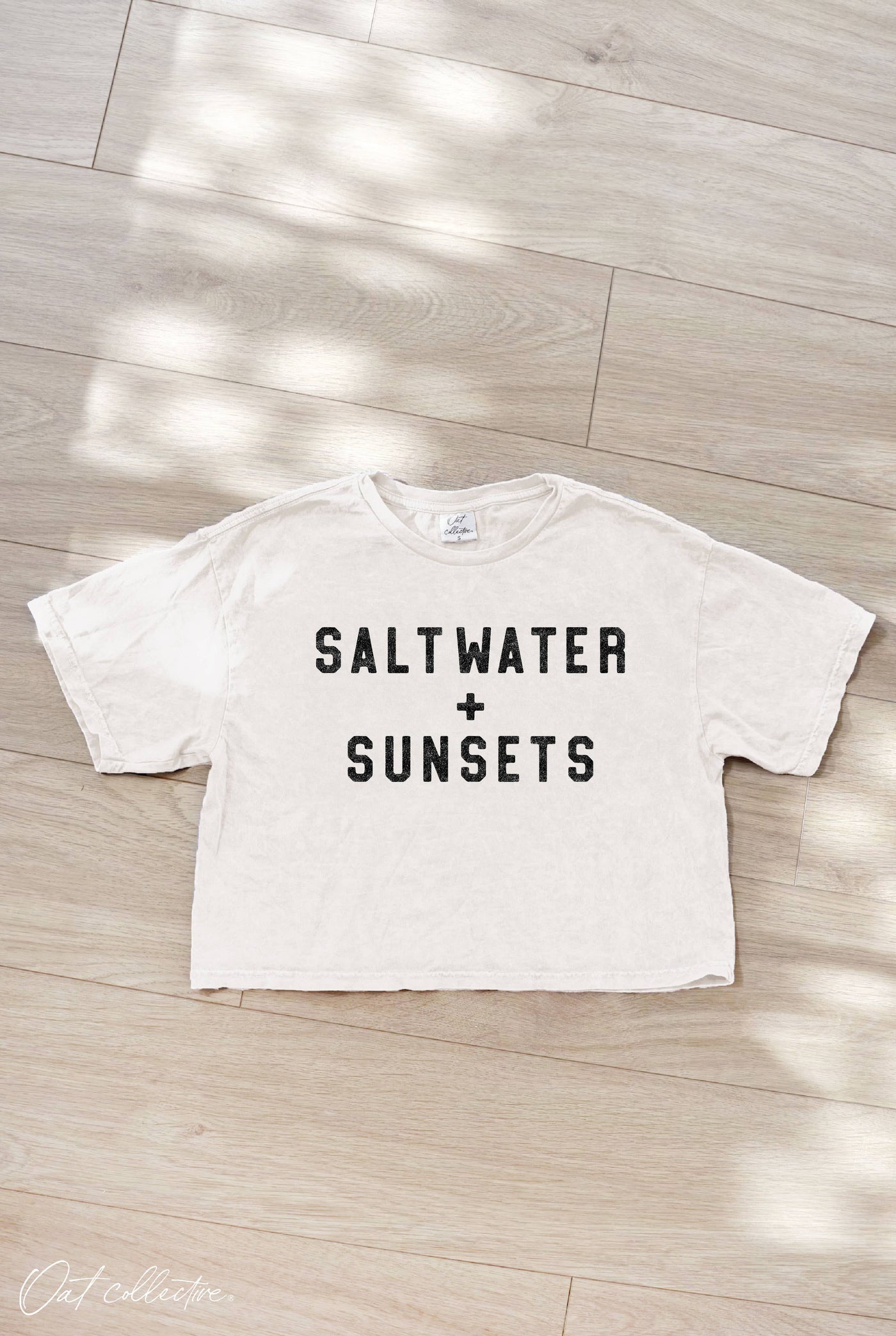 SALT WATER AND SUNSETS Cropped Mineral Graphic Top
